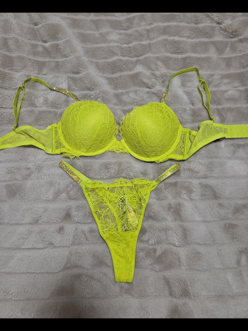 Neon Green Victoria's Secret Lace Very Sexy Push-Up Bra & Thong Set